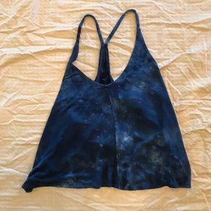 Backless tank top with dark blue and white tie-dye mixed